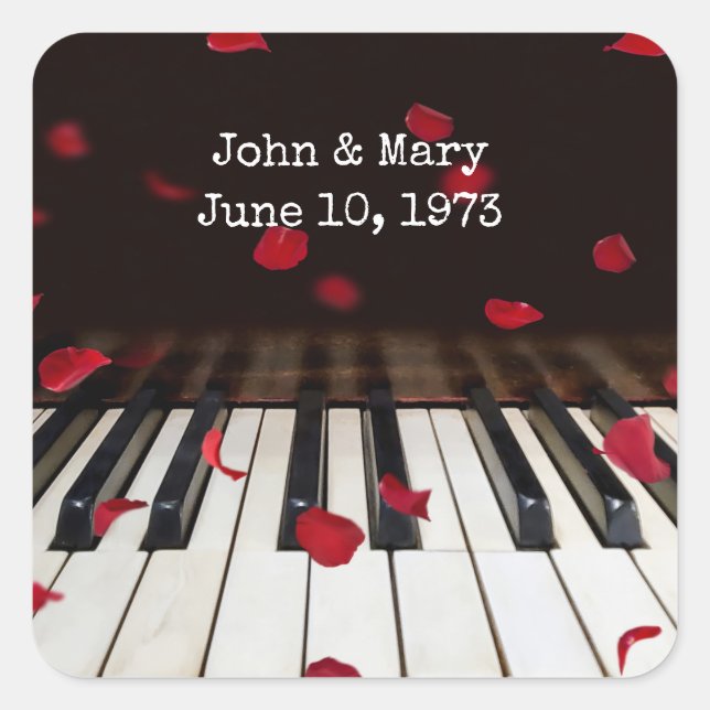 Jubiläum Rose Petals on Piano Keys Quadratischer Aufkleber (Vorderseite)