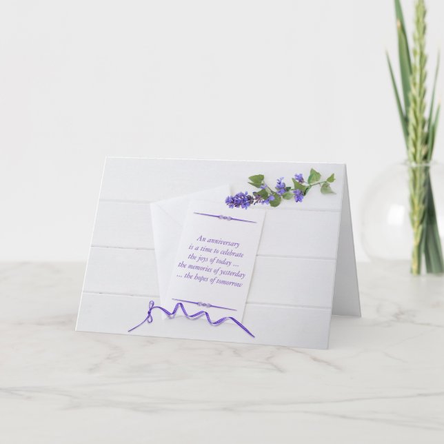 Jubiläumskarte mit violetten Blumen Karte (Vorderseite)