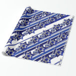 Jüdisch-Candlesticks-and-Star-1-Diagonal-Streifen Geschenkpapier<br><div class="desc">Jüdisch-Candlesticks-and-Star-1-Diagonal-Stripes aus meiner neuen jüdischen Sammlung kommen jetzt in die Läden... Candlesticks-and-Star-1. Ein großes Dreifach-Lagen (digital) Hammered Star of David mit zwei dekorativen Kerzen und Halterungen. Die Kerzen scheinen angezündet zu sein. Der Stern und die Halterungen sind blau und silber. Dieses Design ist in verschiedenen Mustern und Farben erhältlich. Achten...</div>