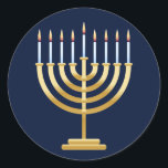Jüdische Chanukah menorah Runder Aufkleber<br><div class="desc">Jüdischer Menorahkerzenhalter mit Kerzen auf blauem Hintergrund.</div>