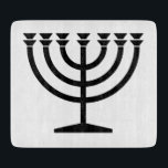 Jüdische Menorah (Symbol des Judentums) Schneidebrett<br><div class="desc">Dieses Design zeigt eine Menorah, die von jüdischen Leuten benutzt wird, um den achttägigen Urlaub von Hanukkah zu feiern. Die Menorah ist ein neunverzweigtes Kronleuchter, das während Hanukkah angezündet wird. Acht der neun Zweige verfügen über Lampen (Kerzen oder Öllampen), die die acht Nächte des Urlaubs symbolisieren; an jeder Nacht wird...</div>