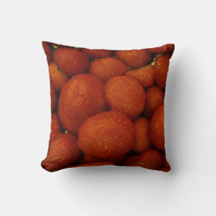Juicy Strawberries Pillow Kissen
