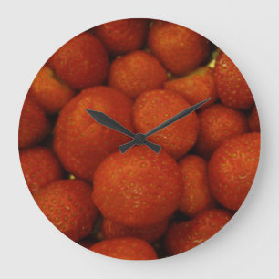 Juicy Strawberries Wall Clock Große Wanduhr