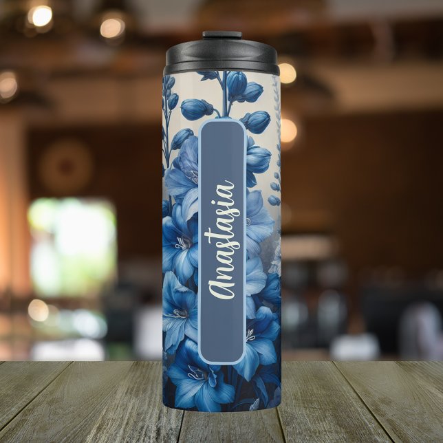 Juli Geburtstag Blume Larkspur Personalisiert 16 o Thermosbecher (Personalized 20 oz Thermal Tumbler With Birth Flower Larkspur Design for the Month of July.)