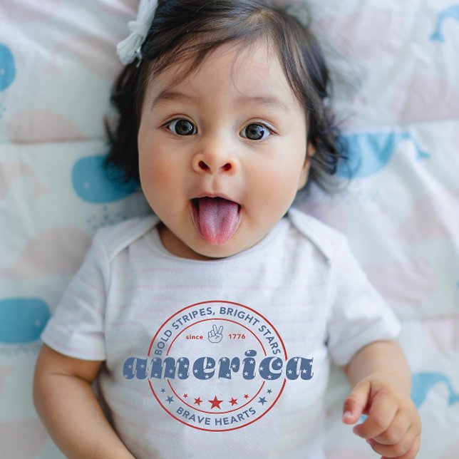 Juli Red White Blue Modern Typografie Baby Strampler (Von Creator hochgeladen)