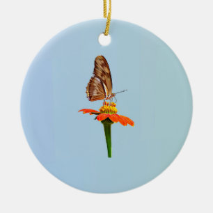 Julia Butterfly über Zinnia Keramik Ornament