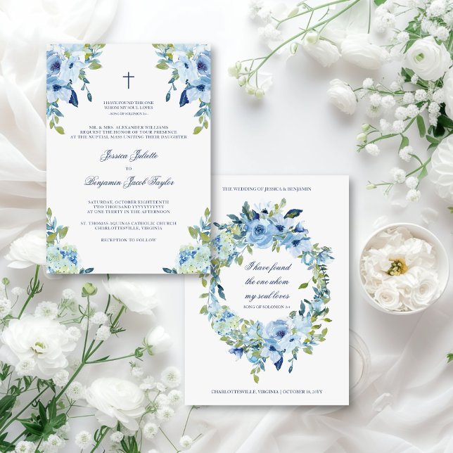 Juliette Floral Dusty Blue Katholic Wedding Einladung (This dusty blue, floral Catholic wedding invitation features a Bible verse on the reverse)