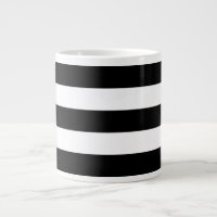 Jumbo-Tasse mit dicken horizontalen Streifen