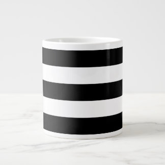 Jumbo-Tasse mit dicken horizontalen Streifen