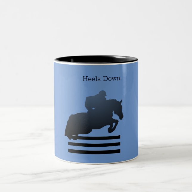 Jumper Clearing an Hindernis. Zweifarbige Tasse (Mittel)