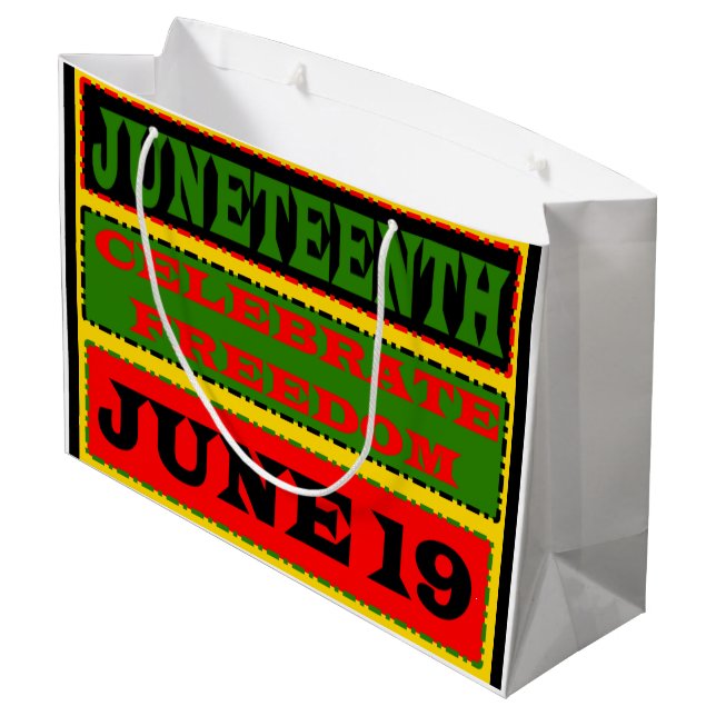 Juneteenth Bag Große Geschenktüte (Rückseite Schrägansicht)
