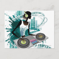 Junge Dj mit Turntable im Nachtclub