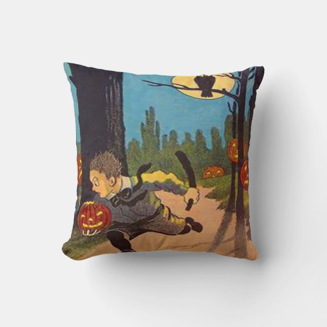 Junge erschreckt durch Jack O'Lanterns Kissen (Vorderseite)