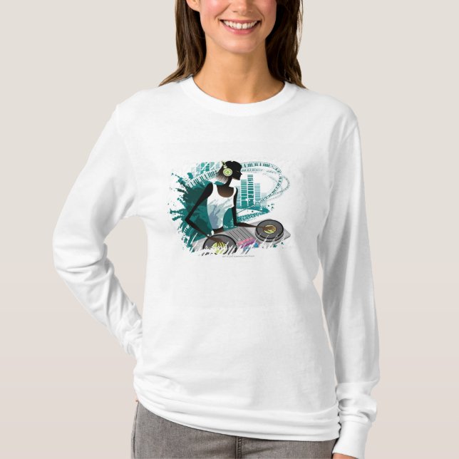 Junge Frau DJ, das Turntable im Nachtklub T-Shirt (Vorderseite)