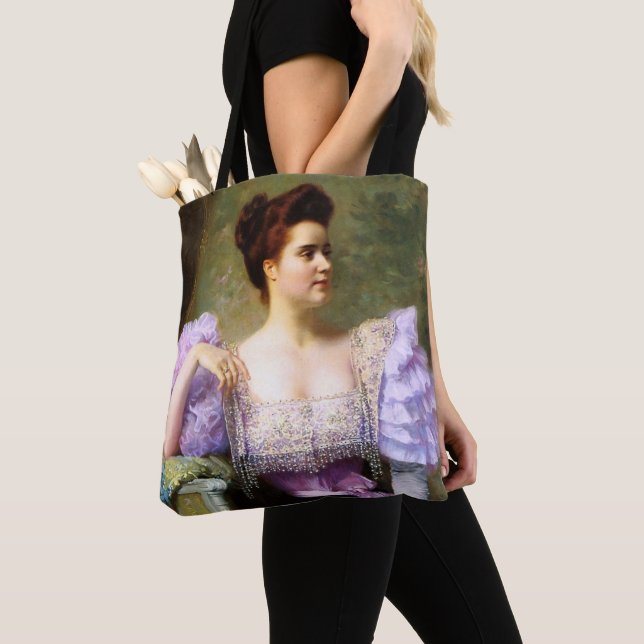 Junge Frau mit einem Hydrangeas-Bouquet Tasche (Von Nahem)