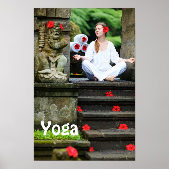 Junge Frauen praktizieren Yoga Poster (Vorne)