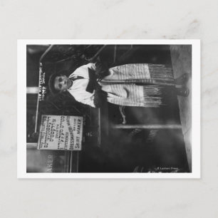 Junge im Gebet Shawl während des jüdischen Neujahr Feiertagspostkarte