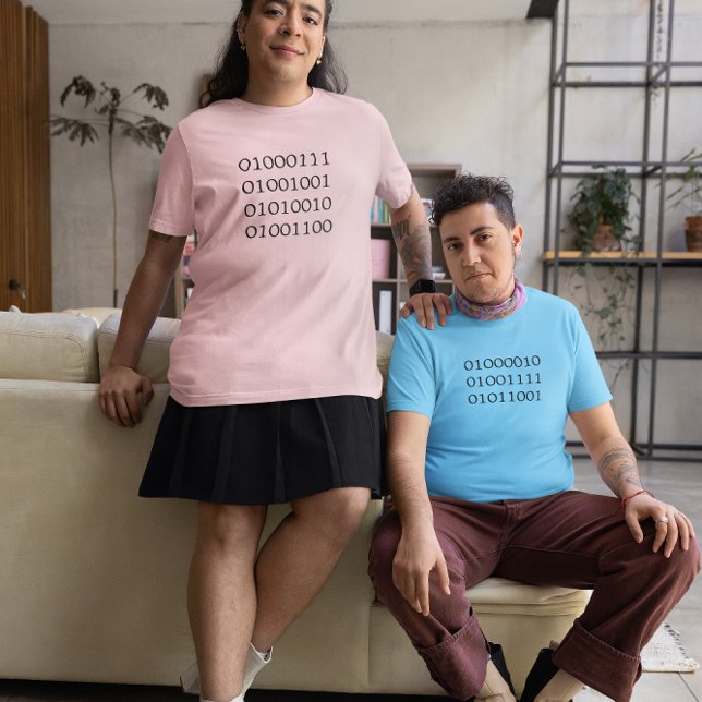 Junge in Binary Code Tee Shirt (Von Creator hochgeladen)