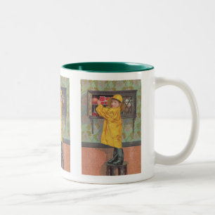 Junge in Raincoat Zweifarbige Tasse
