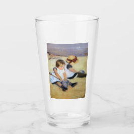 Junge Kinder, die am Strand spielen (Mary Cassatt) Glas