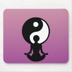 Junge Mädchen, die Yoga praktizieren Mousepad