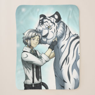 Junge mit weißem Tiger Sherpadecke