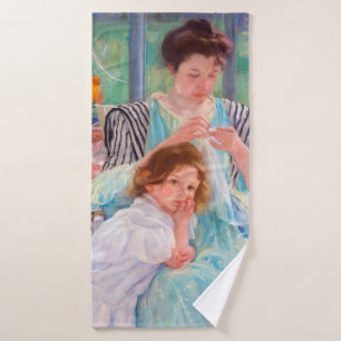Junge Mutter Nähen, Mary Cassatt Badehandtuch