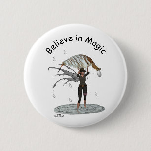 Junge Regenhaare mit linker Button-Taste Button