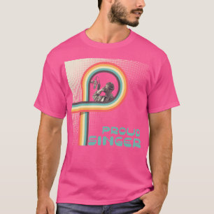 Junge Rnb-Sänger singen vor dem Mikrofon T-Shirt