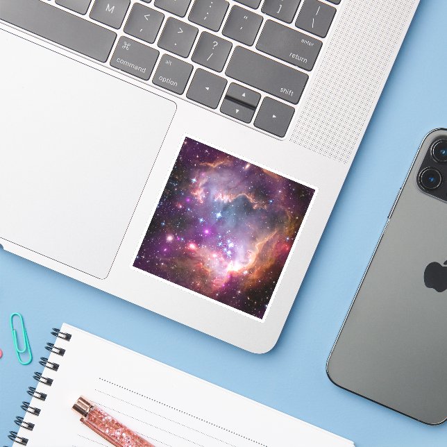 Junge Sterne in der kleinen Zauberwolke. Aufkleber (Laptop mit iPhone)
