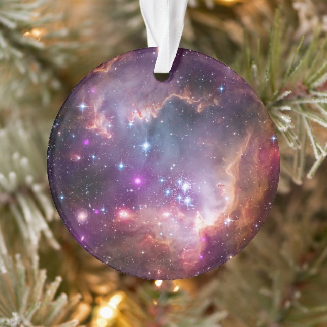 Junge Sterne in der kleinen Zauberwolke. Ornament (Baum)