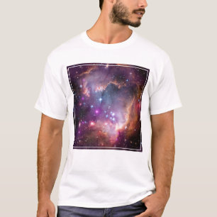 Junge Sterne in der kleinen Zauberwolke. T-Shirt