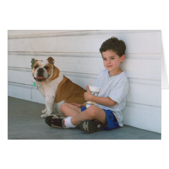 Junge und ein Bulldog Hund (Vorderseite (Horizontal))