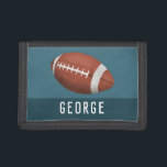 Jungen Cool und Sporty American Football Kids Trifold Geldbörse<br><div class="desc">Dieses coole und moderne Design der Kindertasche zeichnet sich durch eine amerikanische Fußball-/Rugby-Illustration aus und kann mit dem Namen Ihres Jungen in einer sportlichen Typografie personalisiert werden. Ideal für einen sportlichen Liebhaber!</div>
