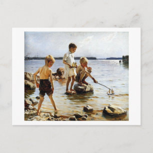 Jungen, die am Strand spielen Postkarte