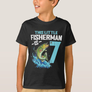 Jungen, die das Shirt zum Geburtstag anfischen 7 J