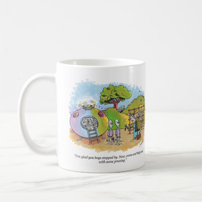 Jungen, die von der Tasse angehalten werden (Links)