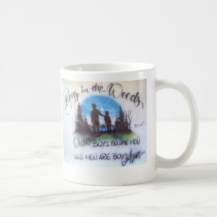 Jungen in der Holz-Tasse Kaffeetasse