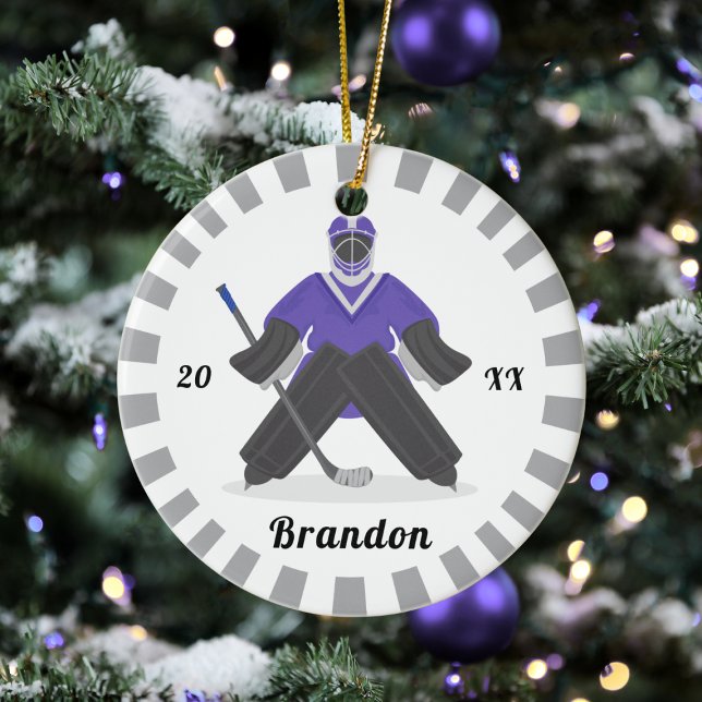 Jungen Lila Eishockeyspieler Name Winter Strichen Keramik Ornament (Von Creator hochgeladen)