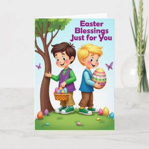 Jungen mit gestreiftem Osterei-Frühlingsgrußkarte Karte