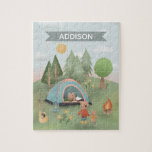 Jungen Niedliche Waldbärenwälder Camping Kinder<br><div class="desc">Dieses niedliche Puzzle-Design zeigt farbenfrohe Outdoor-Camping-Illustrationen mit Bären,  einem Zelt,  Waldbäumen,  einem Lagerfeuer und Gitarre und kann mit dem Namen Ihres Jungen personalisiert werden. Ideal für Camping- oder Waldliebhaber! Karo in unserem Shop für andere niedliche Outdoor-Walddesigns.</div>