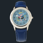 Jungen Niedliche Zuchttiere und Traktoren & Name K Armbanduhr<br><div class="desc">Diese niedliche, moderne Kinderuhr ist mit einem Cartoon von Nutztieren ausgestattet, mit einem Traktor, Kühen, Schweinen, Schafen, Hühnern und Blume, und kann mit Ihrem Jungennamen personalisiert werden. Mit klaren, leicht lesbaren Zahlen ist diese "erste" Uhr ideal für Kinder oder Kleinkinder, die gerade erst mit dem Lernen beginnen. Das perfekte Design...</div>