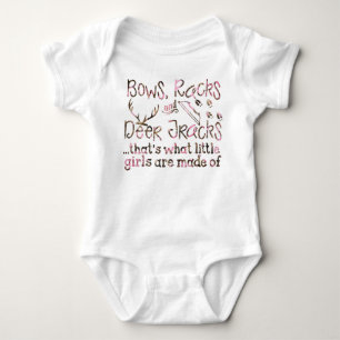 Jungen, Racks und Hirschspuren Kleine Mädchen Baby Strampler