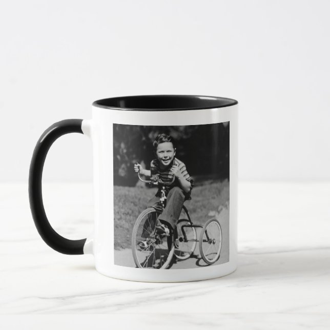 Jungen-Reitdreirad Tasse (Links)