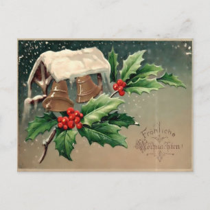 Jungen schneiden den Weihnachtsbaum im schneebedec Postkarte