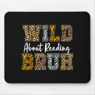 Jungen Tierprint Kleidung wild über das Lesen von Mousepad