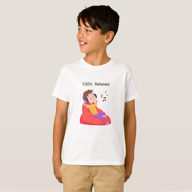 Junger Junge hört Musik T-Shirt (Vorne ganz)