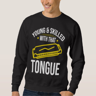 Junger und begabter Harmonikaspieler Sweatshirt