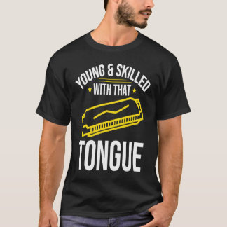 Junger und begabter Harmonikaspieler T-Shirt