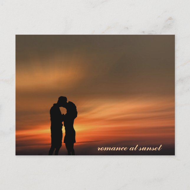 Junges romantisches Paar bei Sonnenuntergang, Post Postkarte (Vorderseite)